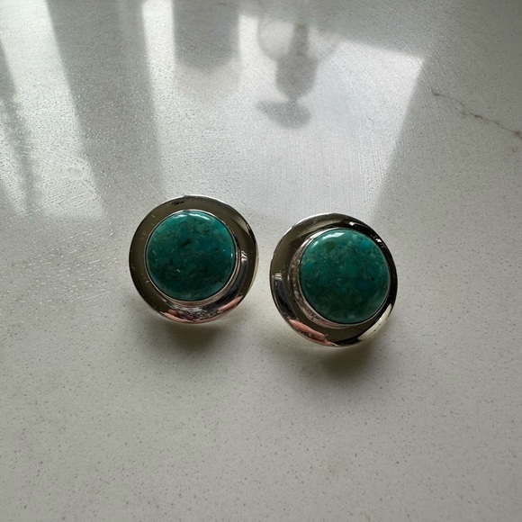 JAY KING Desert Rose Trading Sterling Silver Turquoise Button Earrings - Picture 6 of 9